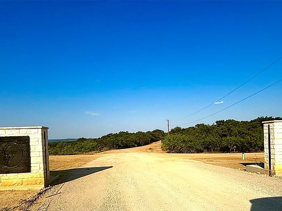 3rd image of 137 White Moon Rd