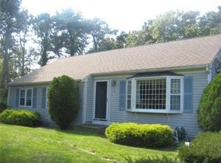 15 Mohegan Ln, Yarmouth Port, MA 02675