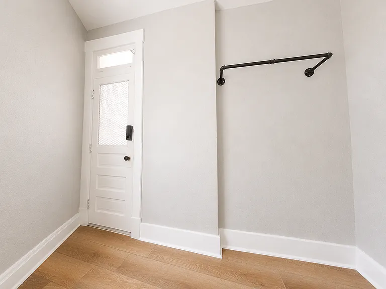 1703 Broadway Ave #201 — Photo 3