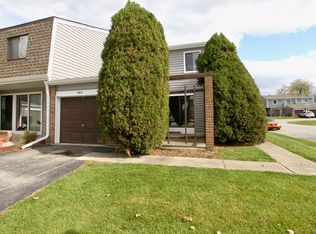 465 Beech Dr, Wheeling, IL 60090