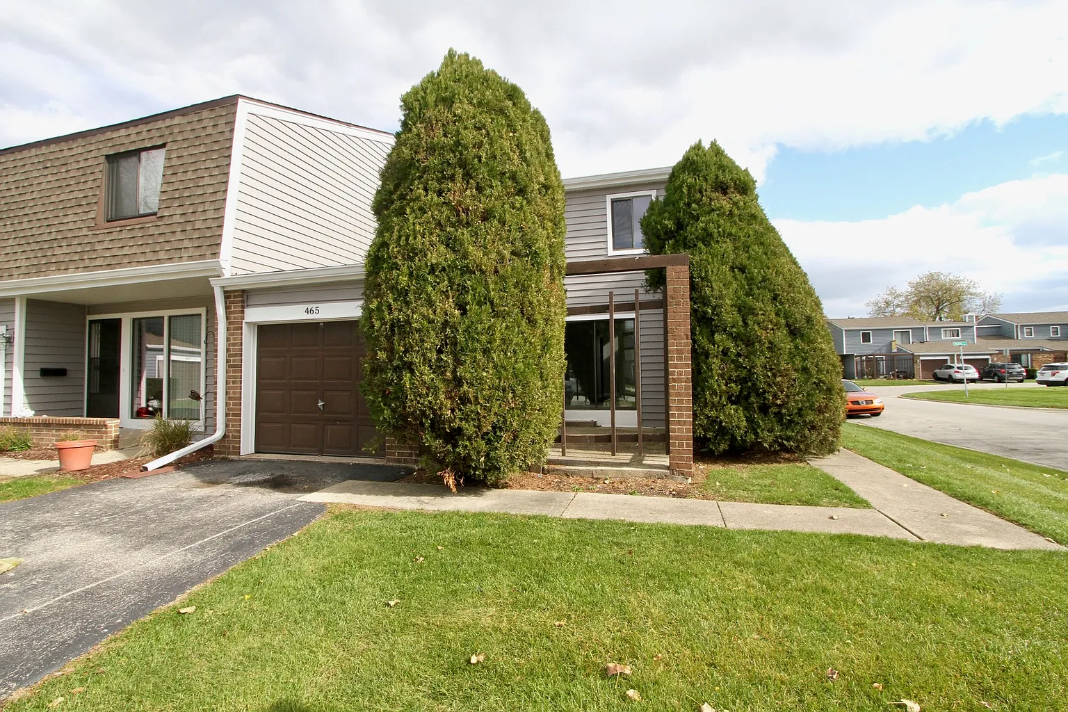 465 Beech Dr photo 1