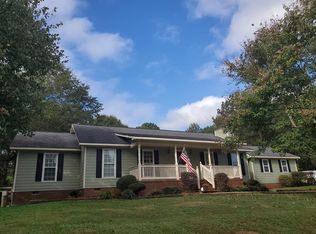 285 Meadow Lakes Dr, Pine Mountain, GA 31822