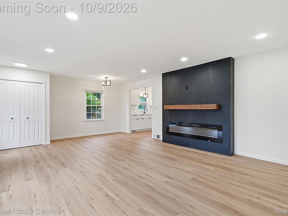 2403 Crooks Rd, photo 6
