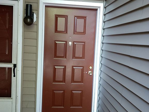 3rd image of 18200 Chalet Dr APT 2