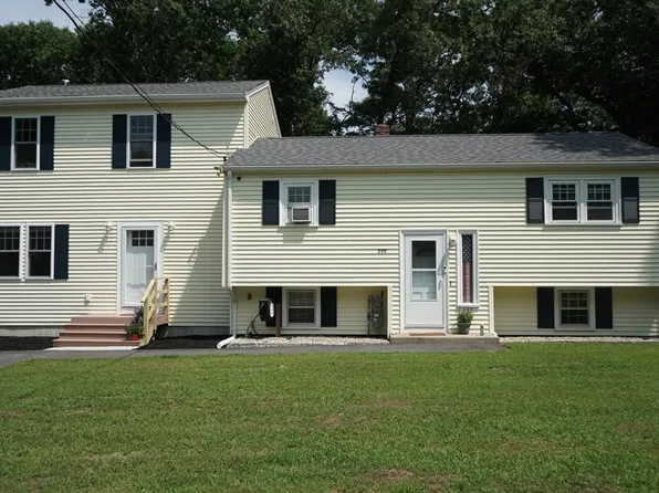 295 Oak St, Halifax, MA 02338