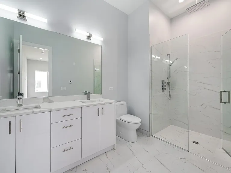 2139 W Madison St — Photo 28