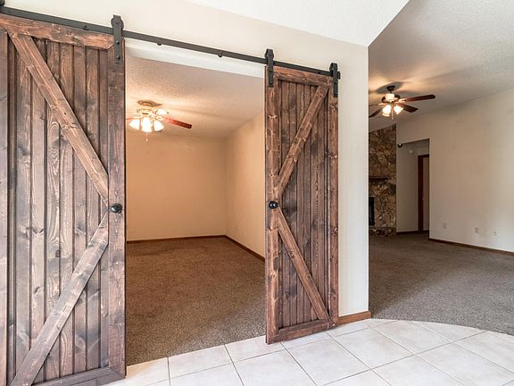 4th image of 10086 Delano Dr E