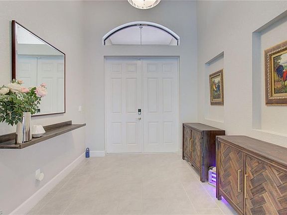 5th image of 24200 Cock Robin LN