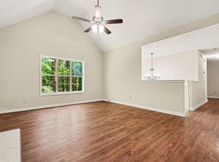 181 N Springs Dr, Acworth, GA 30101