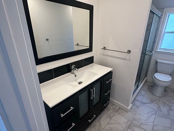4th image of 25 NE 69th St #1