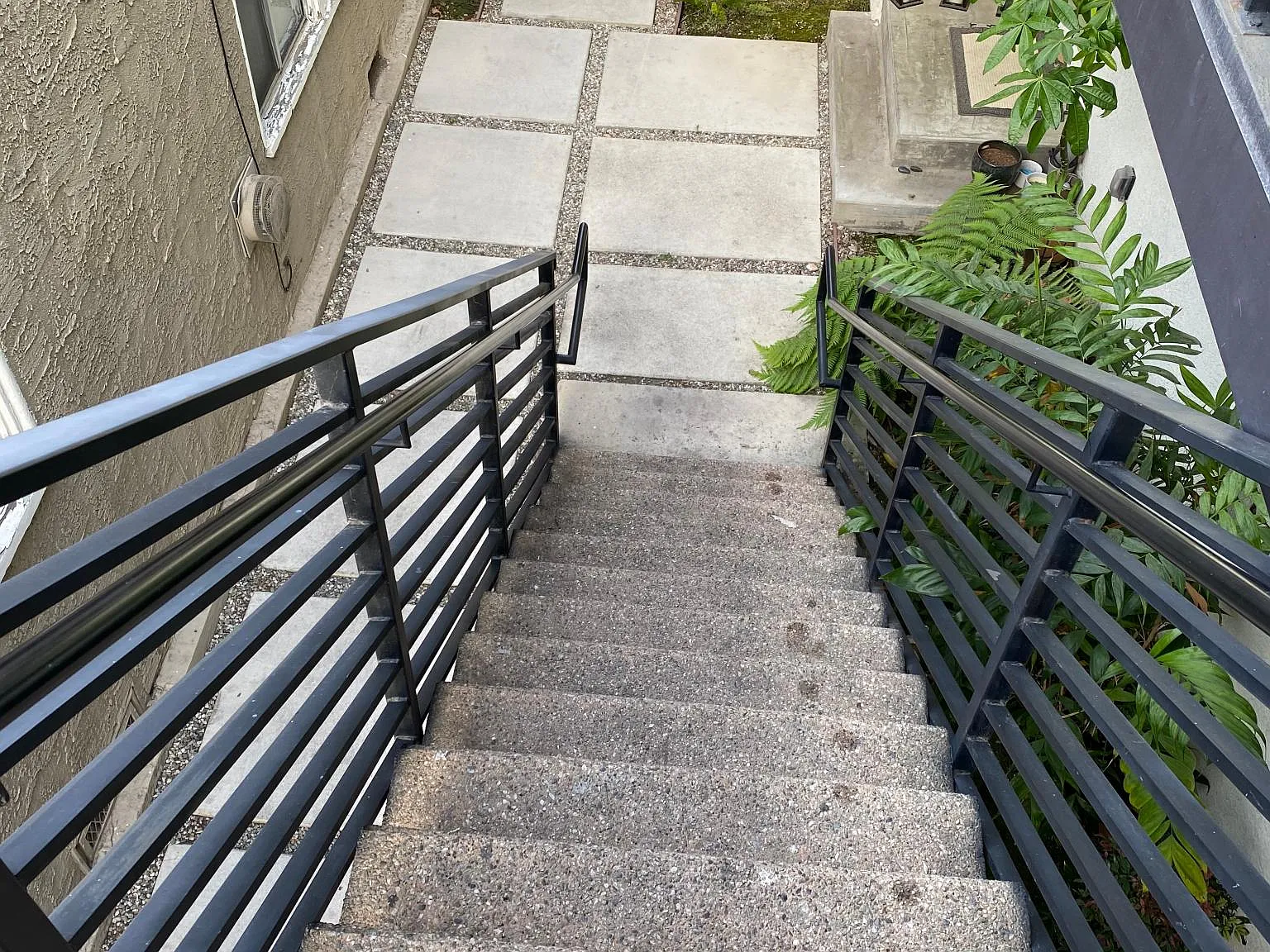 2326 Locust Ave — Photo 3