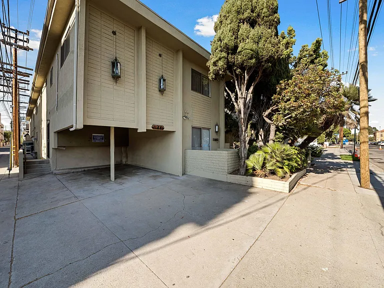 11861 Texas Ave #6 — Photo 2