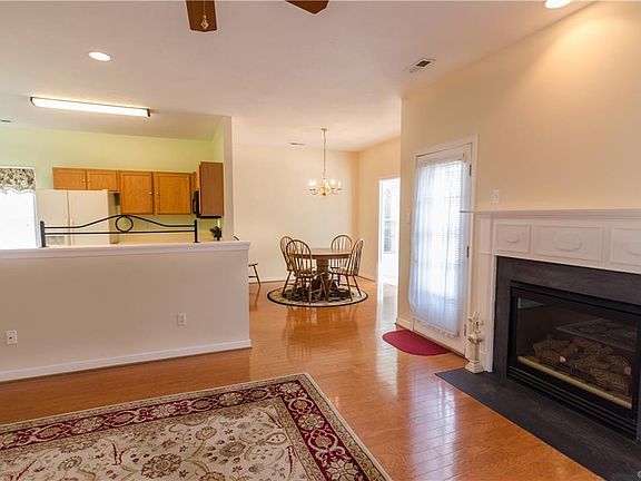 3rd image of 4252 English Holly Cir
