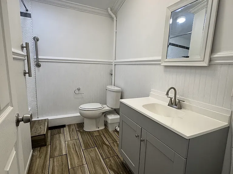 502 S Center St #E — Photo 10
