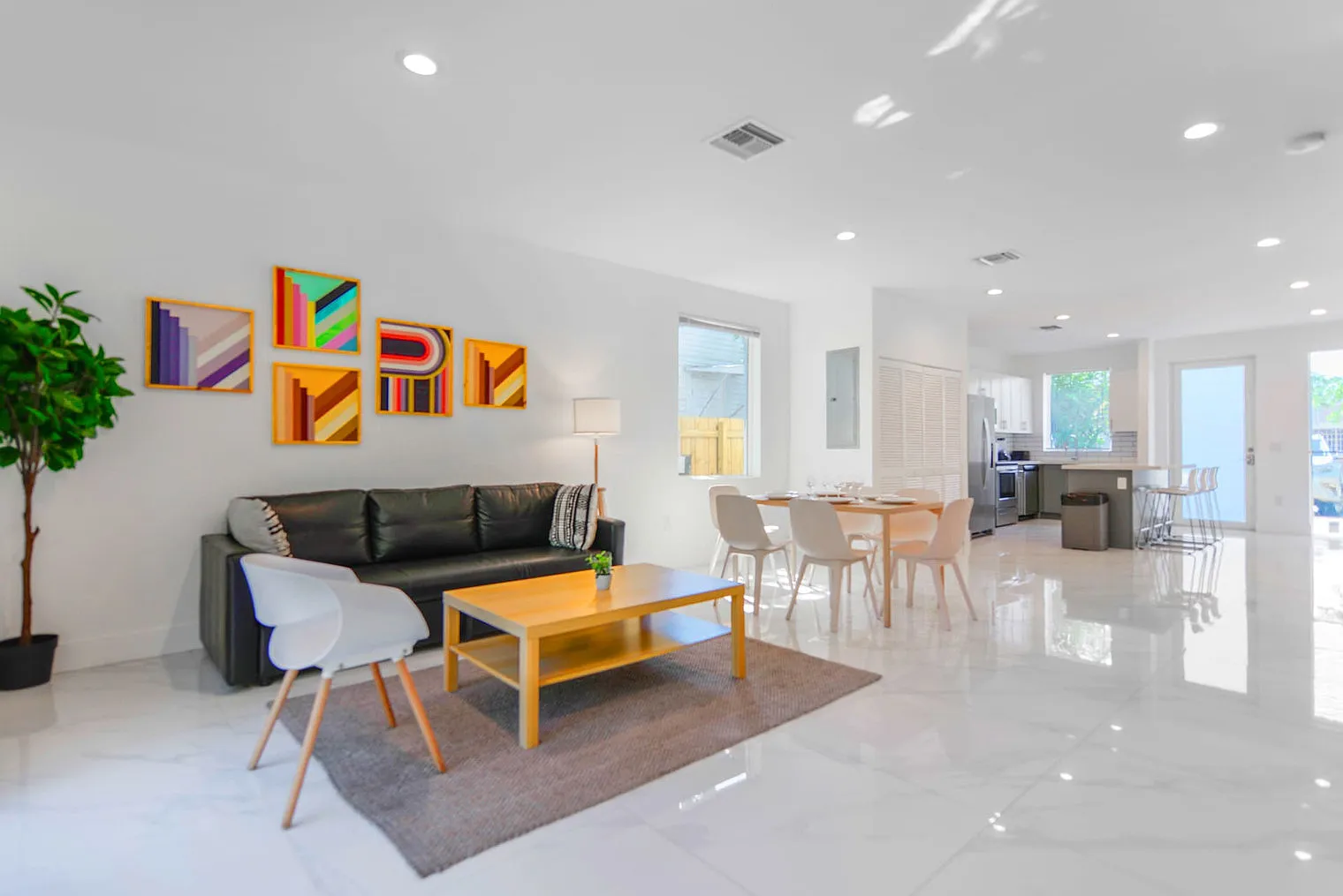 3 bed, 2.0 bath, 1614 sqft, $9,417 — Photo 1