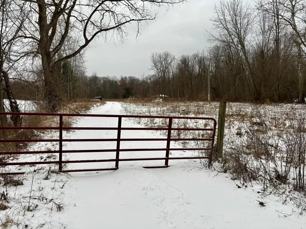 73455 County Road 378, Covert, MI 49043