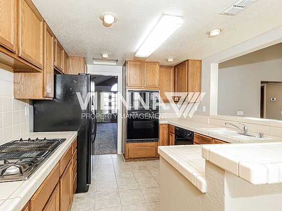 5th image of 441 N Lexington Dr
