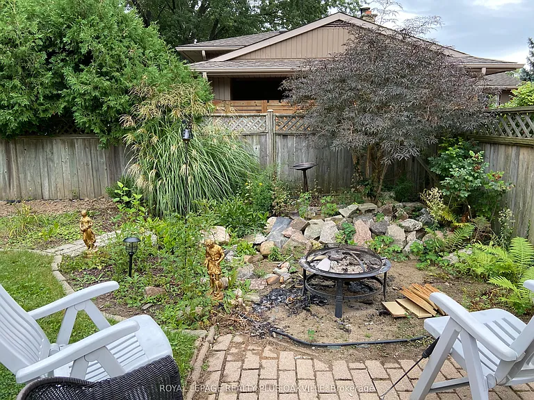 694 Niagara St #UPPER — Photo 20