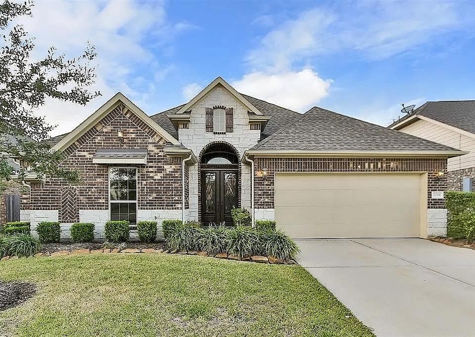1st image of 2018 Nogalas Ln