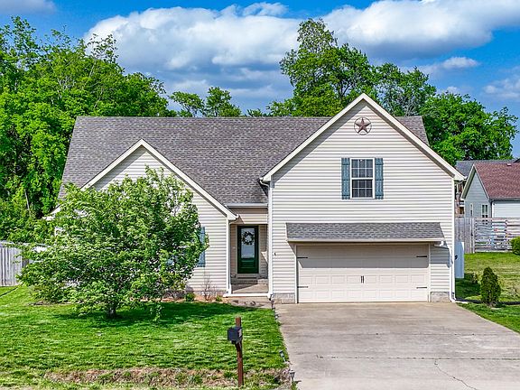 3rd image of 591 Tracy Ln