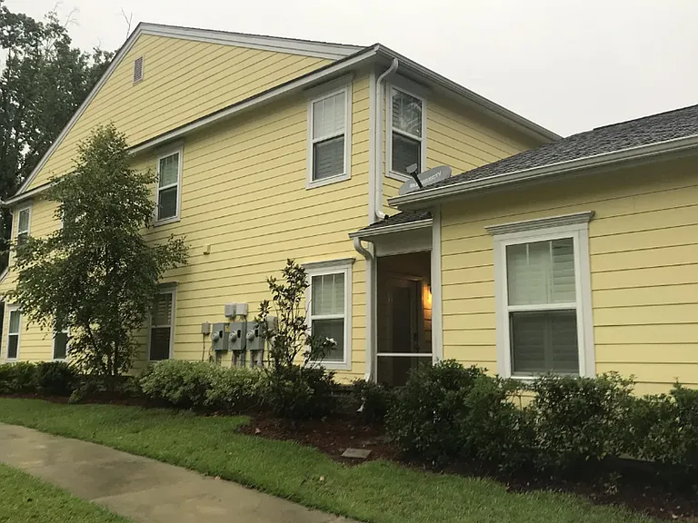 215 Bennett Ln — Photo 10