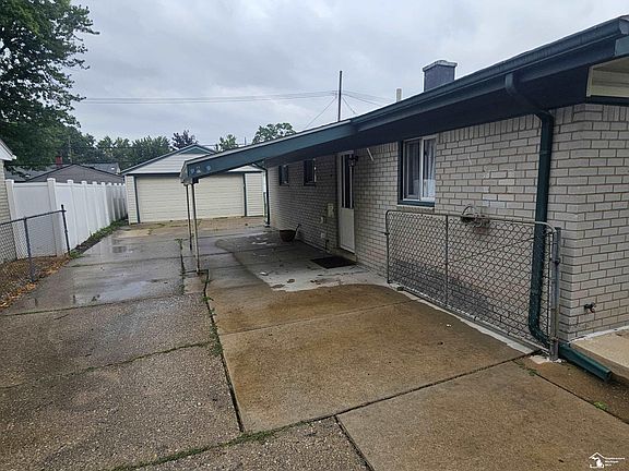 2nd image of 20900 Millard St