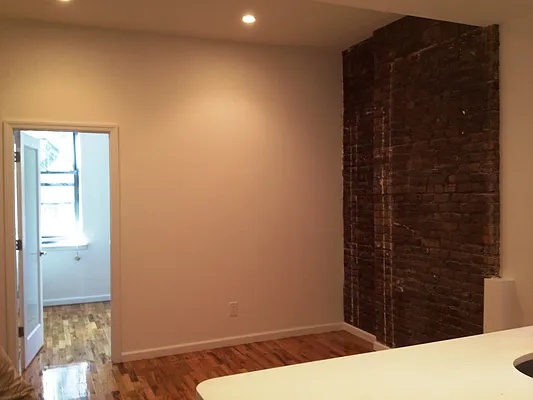 Rented by Sky Management | media 19