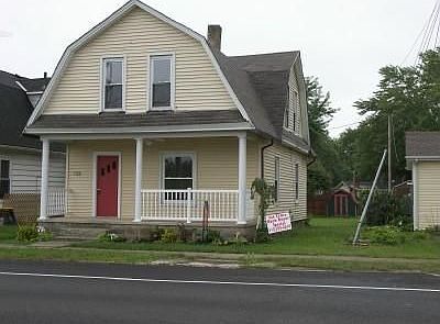 1st image of 122 W Dayton St