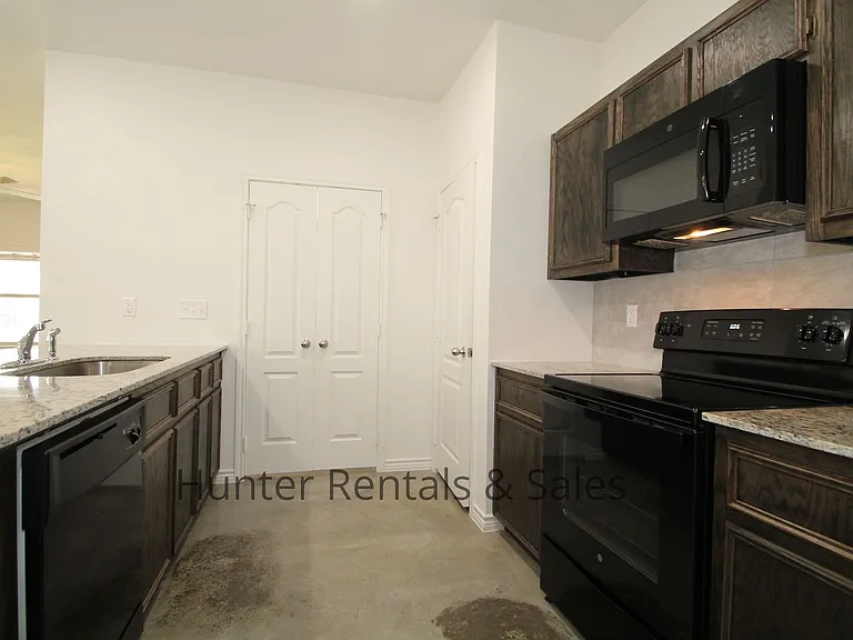 6109B Amelia Earhart Blvd — Photo 11