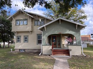 504 Center Ave, Curtis, NE 69025