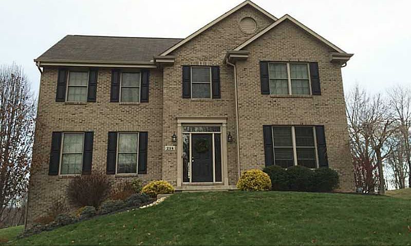 1st image of 214 Hampshire Dr