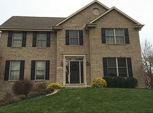 214 Hampshire Dr, Cranberry Township, PA 16066