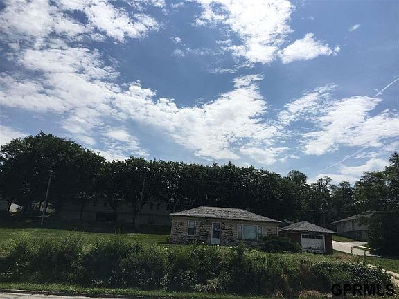 5th image of 2703 N 84th St