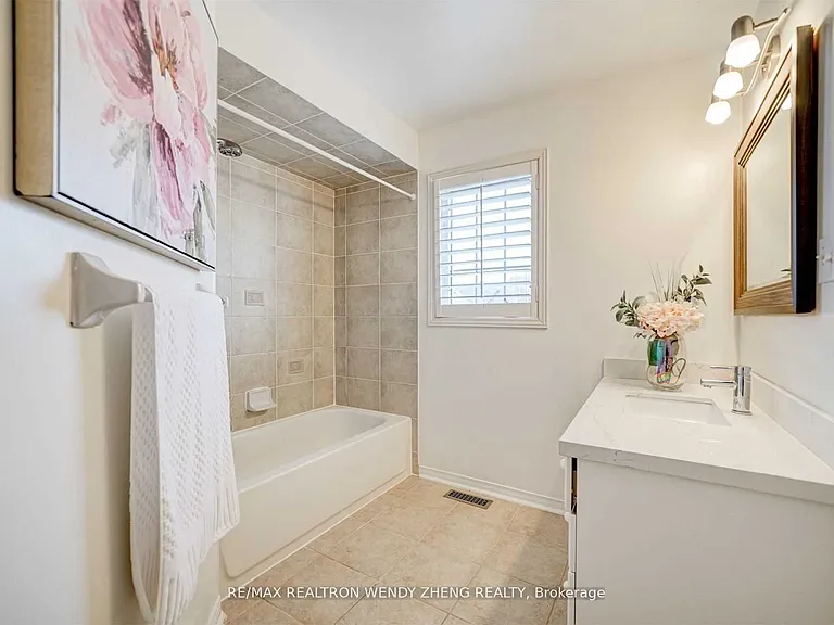 60 Warren Bradley St — Photo 18