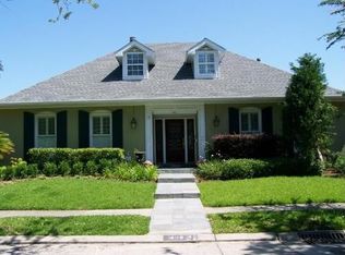 401 Country Club Dr, New Orleans, LA 70124