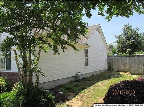 3rd image of 741 Stowewood Dr