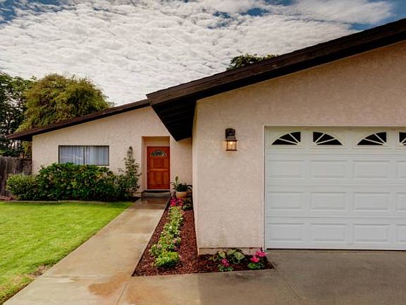 Front Walkway Detail