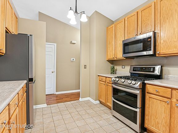 5th image of 225 Nicole Dr Unit E