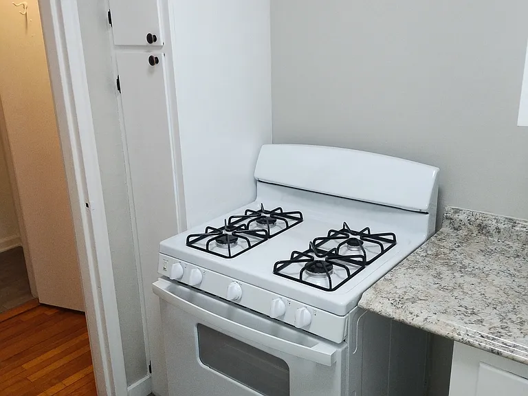 320 S Broadway #P1 — Photo 3