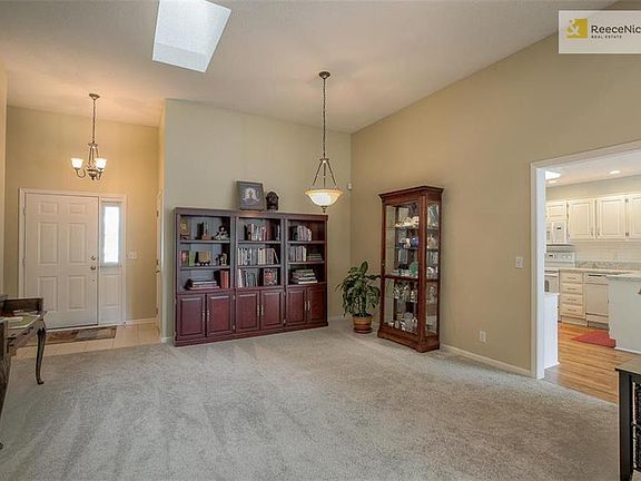 3rd image of 7017 W 156th St