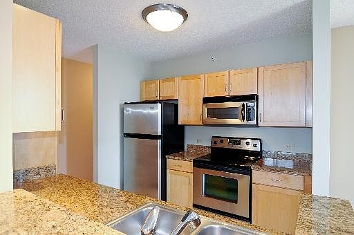 3rd image of 222 N Columbus Dr