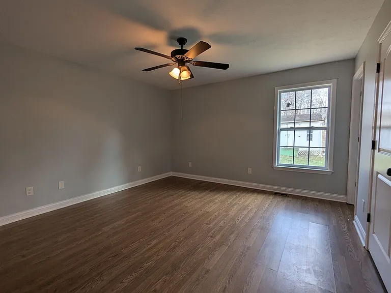 398 Pinewood Dr — Photo 12