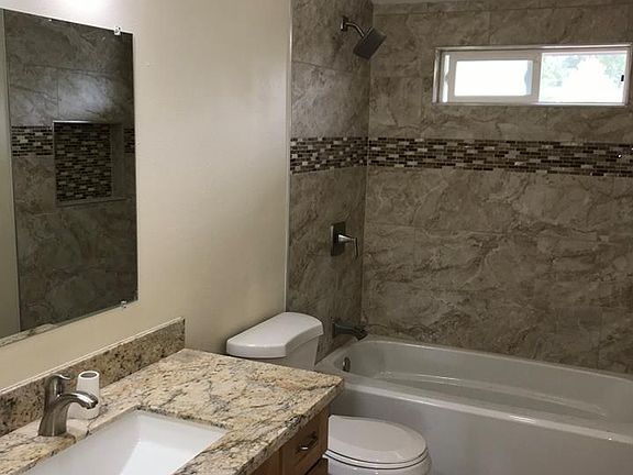 5th image of 4021 Pacific Ave APT B