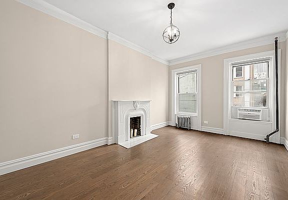 5th image of 22 E 66th St APT 4