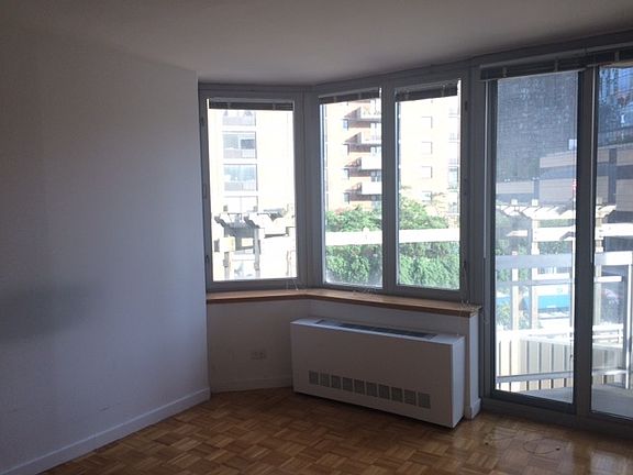 4th image of 500 W 43rd St APT 4D
