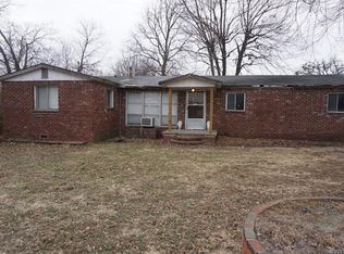 1811 N 5th St, Henryetta, OK 74437