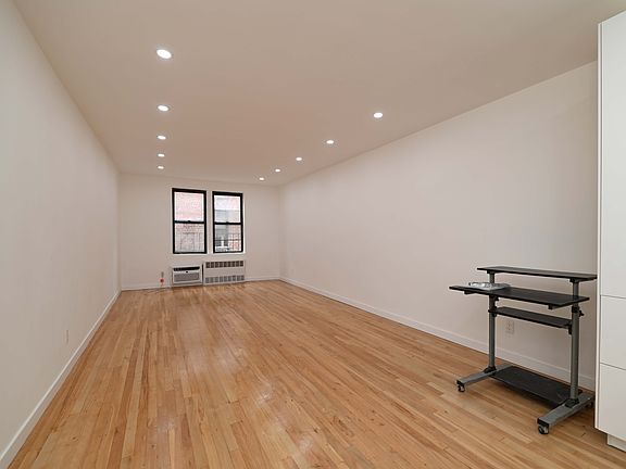 2nd image of 2600 E 21st St #H721