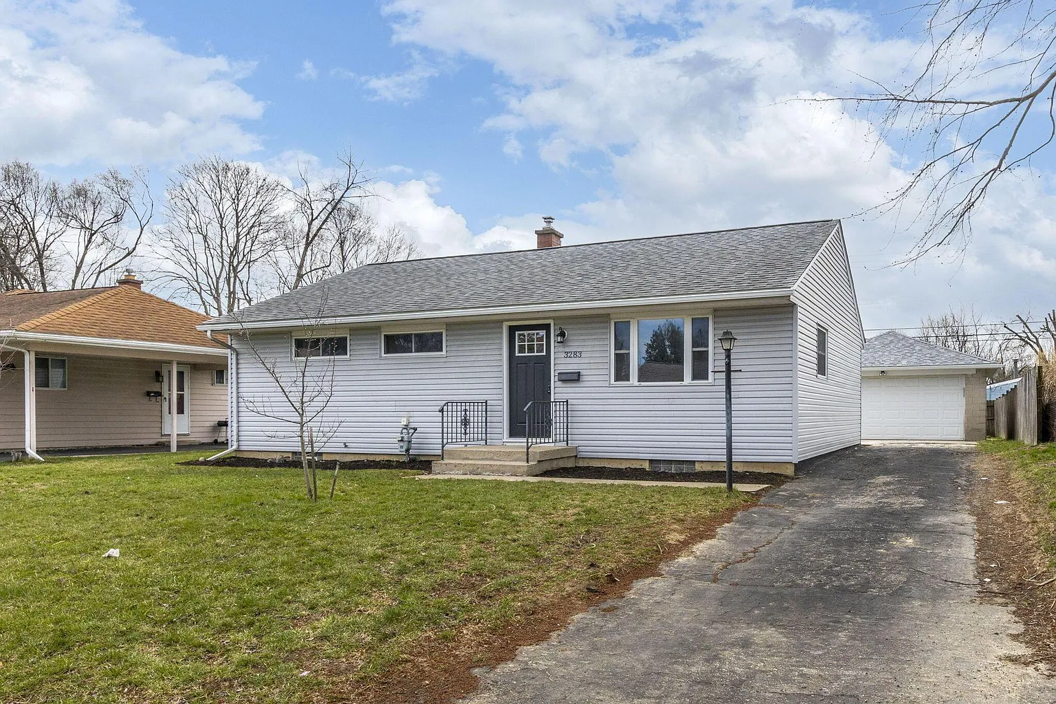 3283 Eakin Rd photo 1