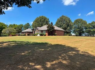 1899 Enchanted Ln, Hugo, OK 74743