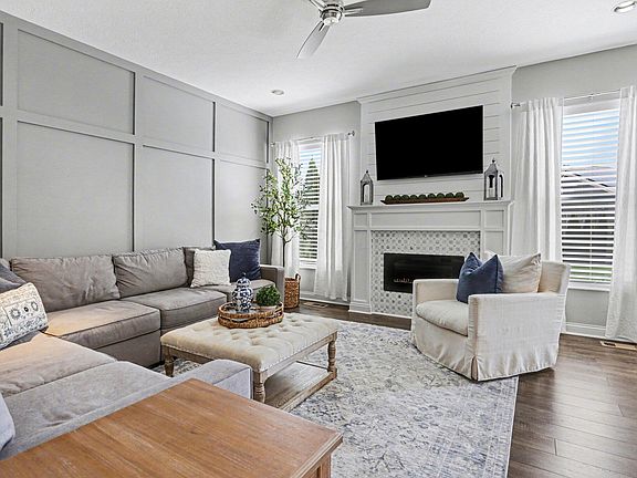 3rd image of 205 Warbler Ln